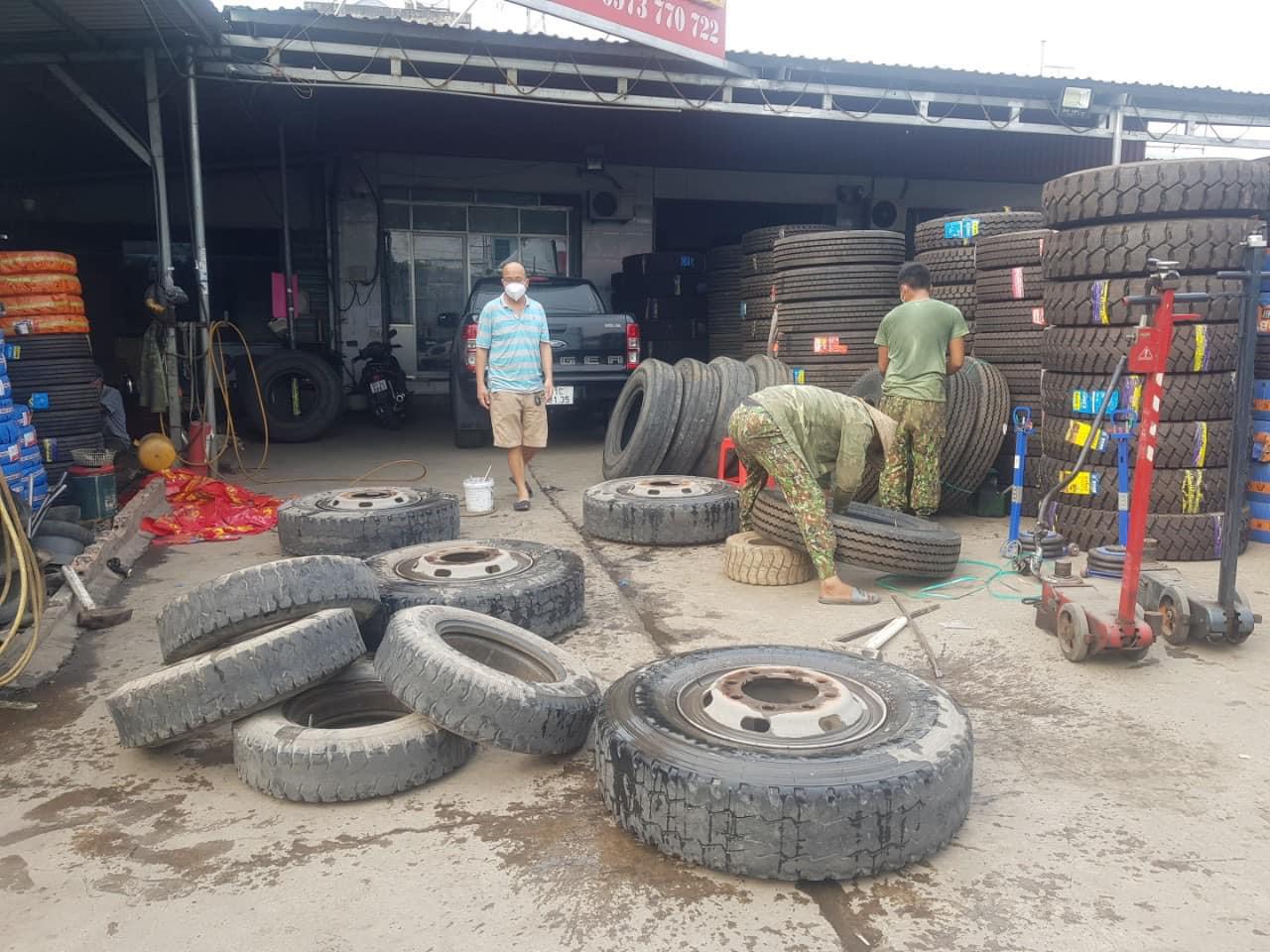 CUNG CẤP LỐP XE TẢI CŨ CHUYÊN DÙNG XE BEN - CONTAINER GIÁ RẺ TẠI DĨ AN BÌNH DƯƠNG